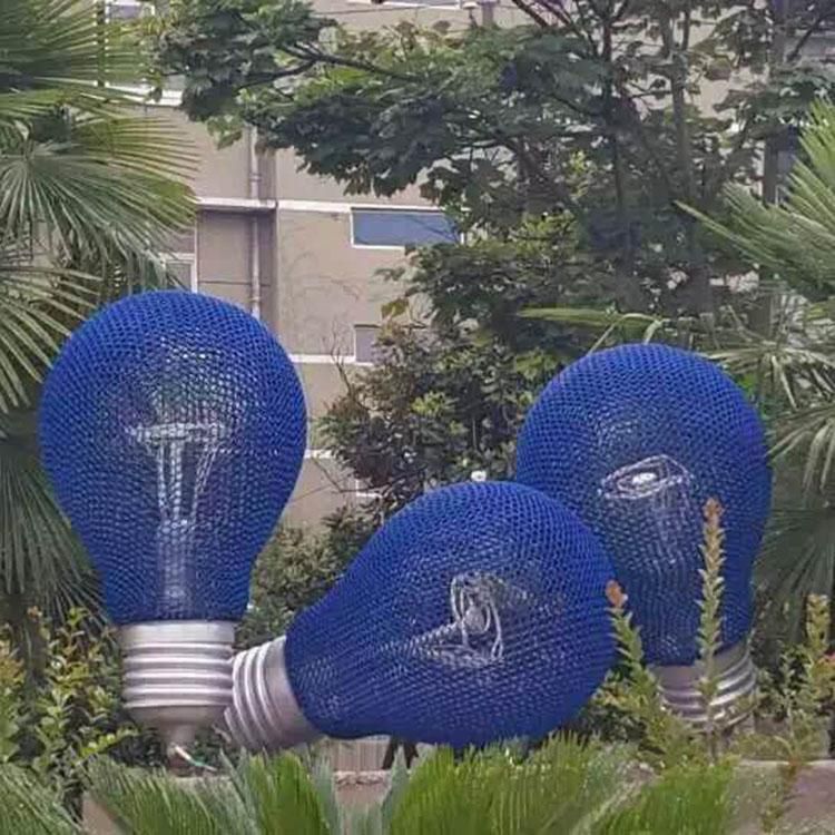 鏤空不銹鋼燈泡雕塑