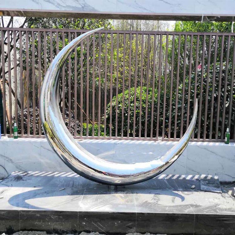 景區(qū)不銹鋼月亮雕塑