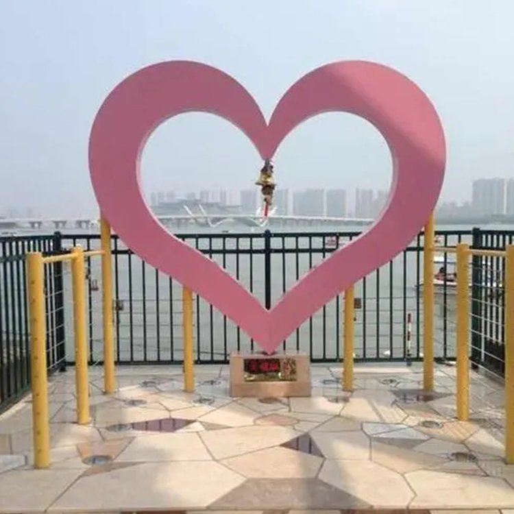 戶外不銹鋼愛(ài)心雕塑