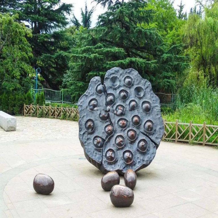 不銹鋼鏡面蓮蓬景觀雕塑