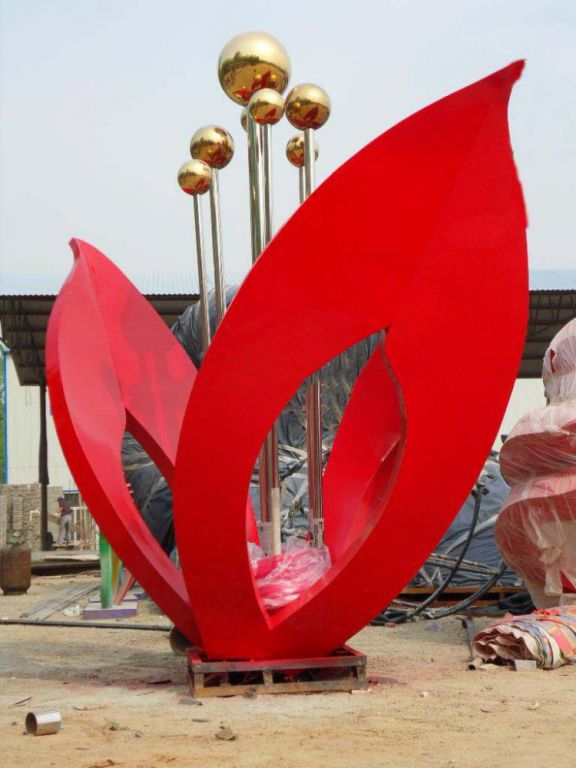 不銹鋼花朵綻放抽象雕塑