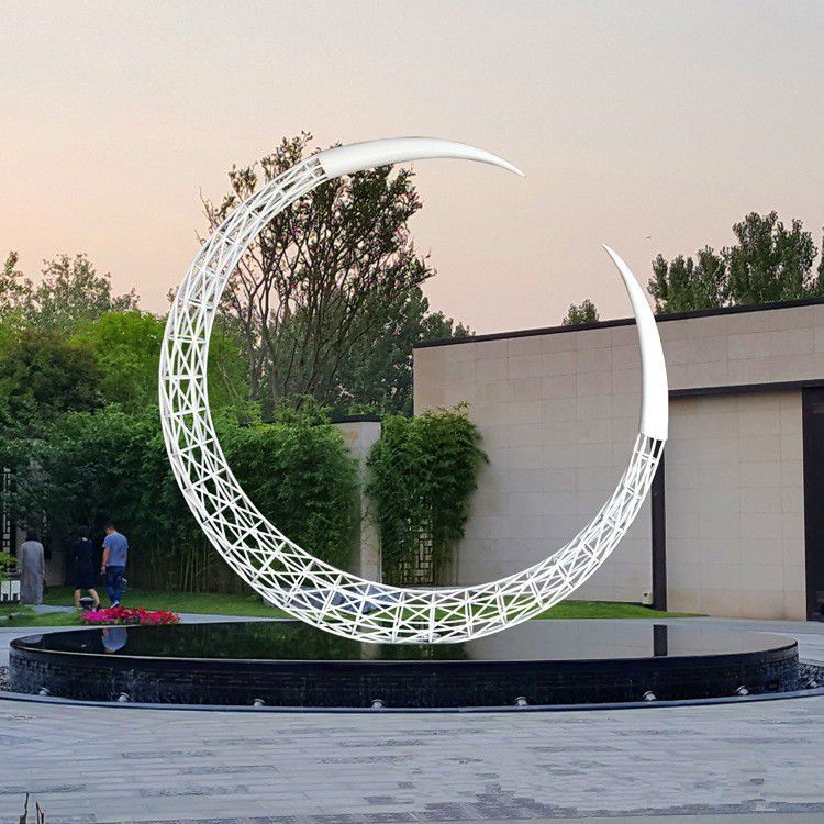 不銹鋼鏤空圓環(huán)景觀雕塑