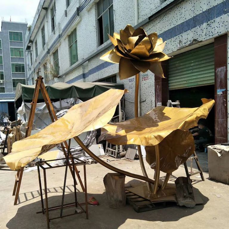 不銹鋼金色荷葉景觀雕塑