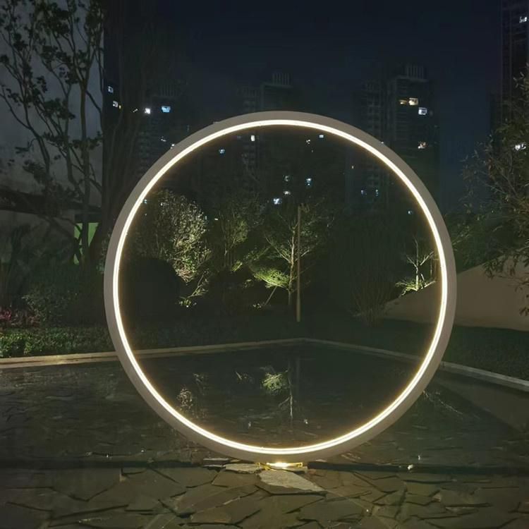 不銹鋼發(fā)光圓環(huán)景觀雕塑