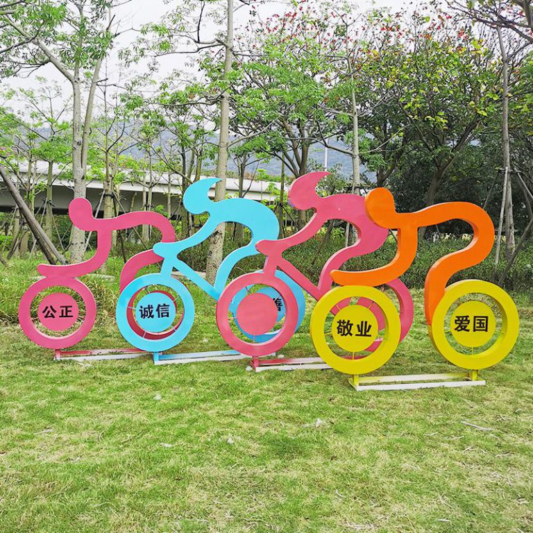 不銹鋼廣場(chǎng)彩繪自行車(chē)雕塑