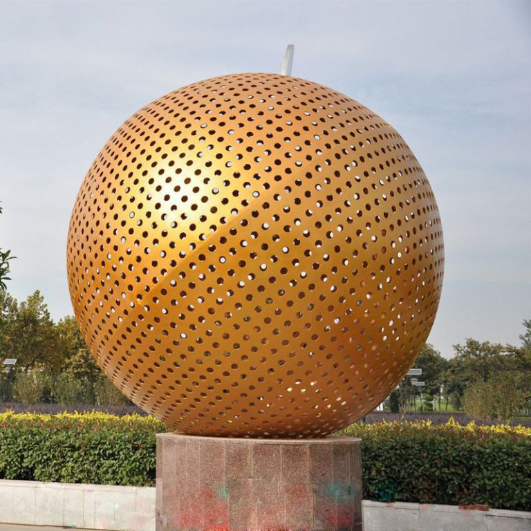 不銹鋼金色鏤空球雕塑