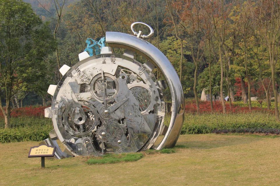 城市不銹鋼機械表雕塑