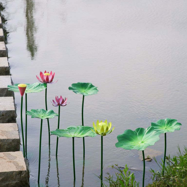 不銹鋼鏤空荷花雕塑