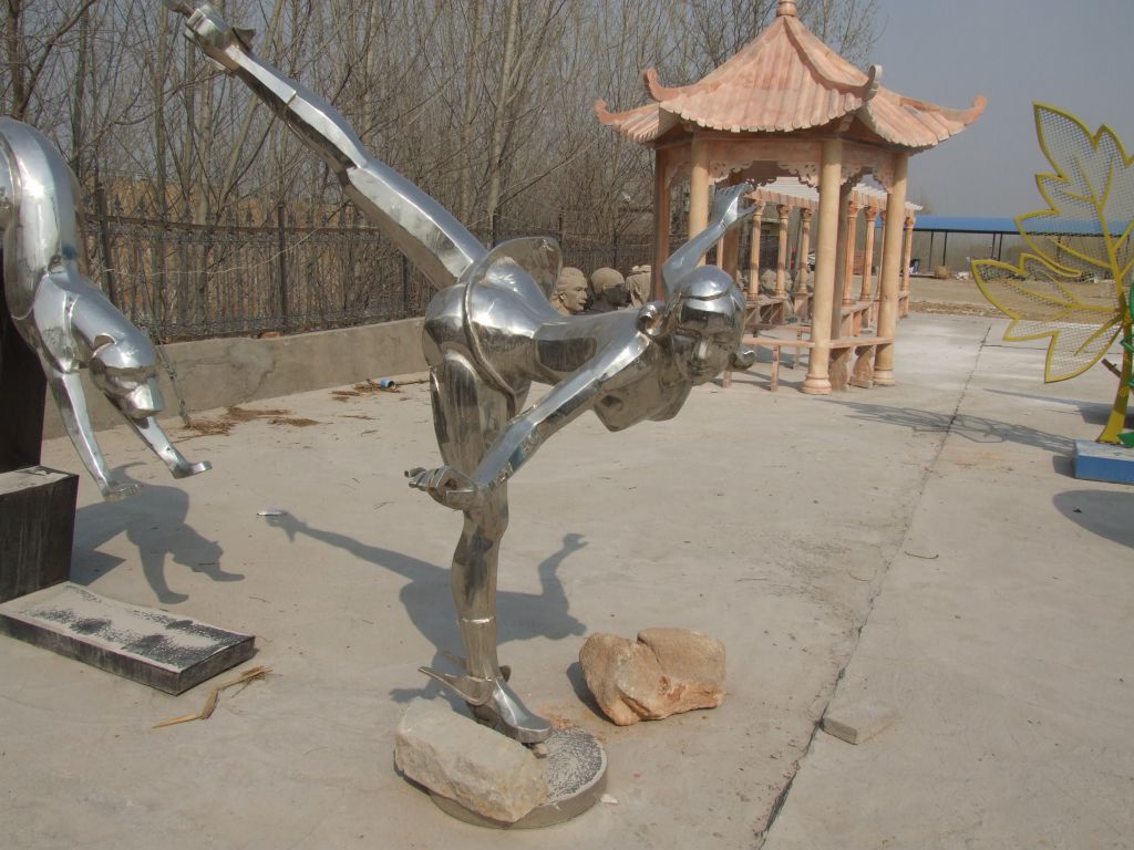 不銹鋼花樣滑冰雕塑
