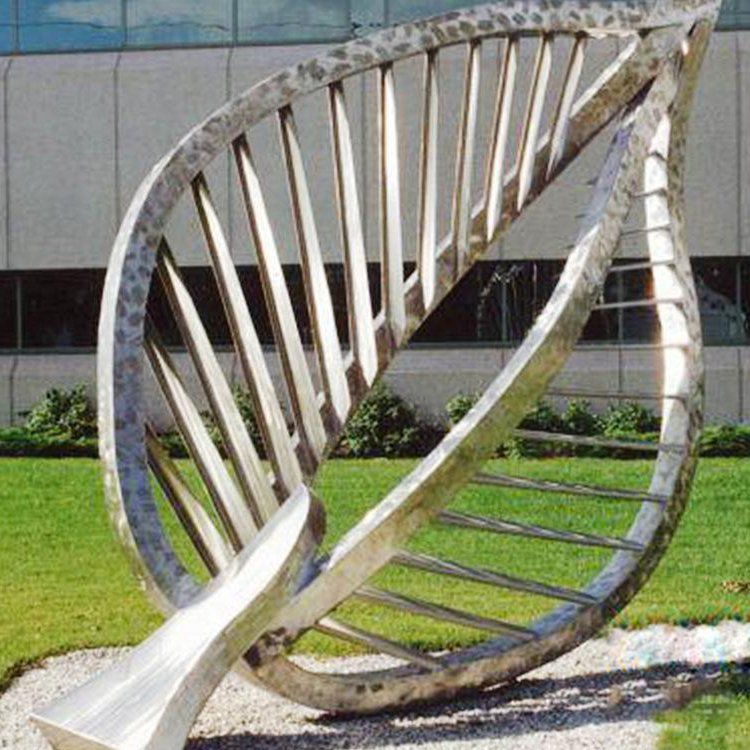 大型不銹鋼鏤空樹葉雕塑  